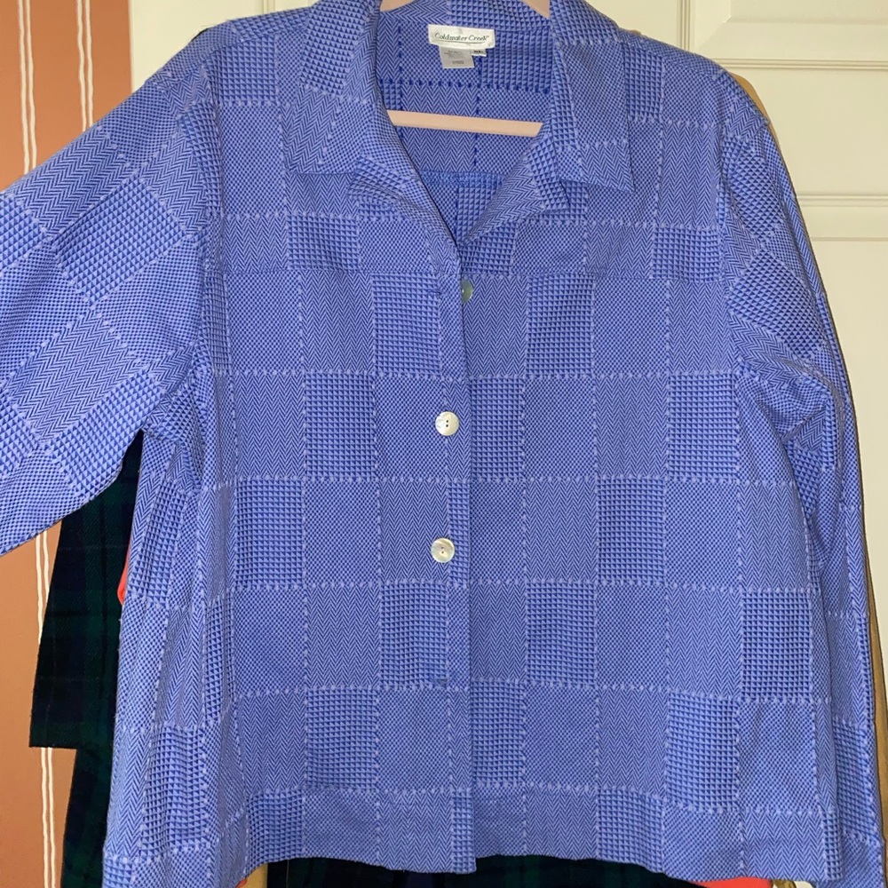 Detailed Thread Buttoned Top